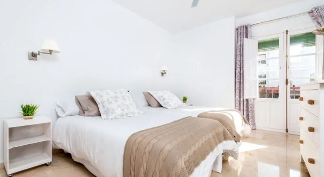 Genteel Home Iris, Забронировать Отель Бизнес-отели Севильи, рядом с Оспиталь-де-лос-Венераблес, 4* 5*