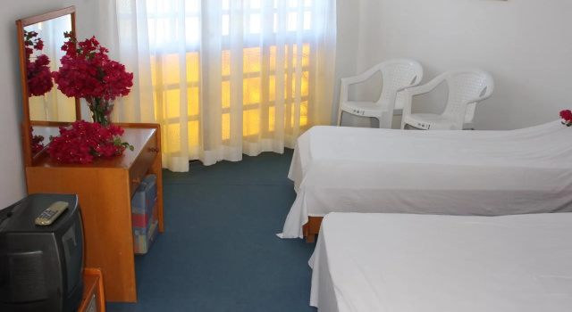 Club Guzelyali, Rezervați Hotel Girne 