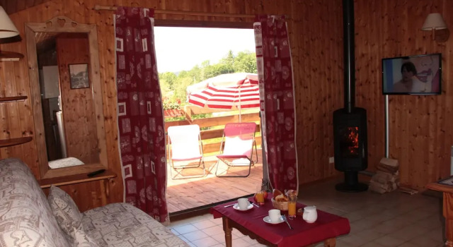 Chalets Julien, Забронировать Шале Отели Ле-Тийо с парковкой, Парковка