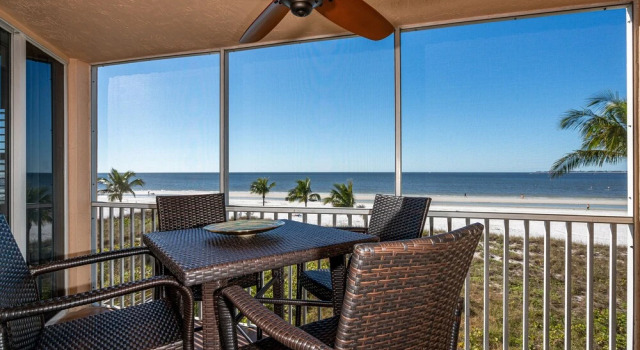 Номер Standard Welcome To Beach Villa's # 202 Vacation Rental - 250 Estero Blvd 2 Bedroom Condo by RedAwning