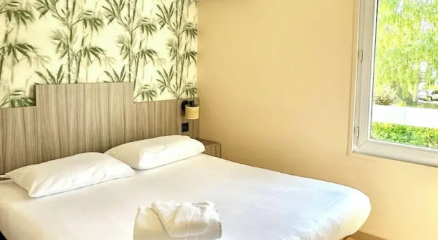 Номер Comfort Brit Hotel Essentiel Reims Taissy