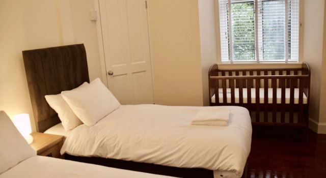 2 Bedroom Flat Off Leith Walk