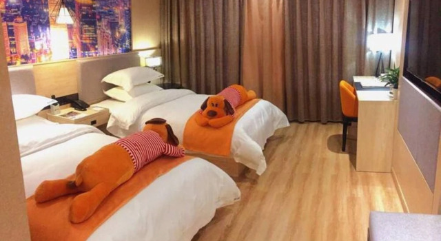 Shuangfa Hotel (Chengdu East Station), Boek Hotel Hotels in Chengdu met parkeren, Parkeren