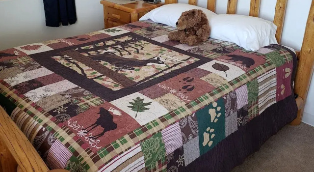 Апартаменты Standard Wolf Den Log Cabin Motel and RV Park