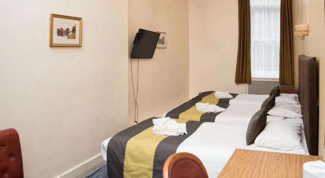 Трёхместный номер Standard Rose Court Hotel