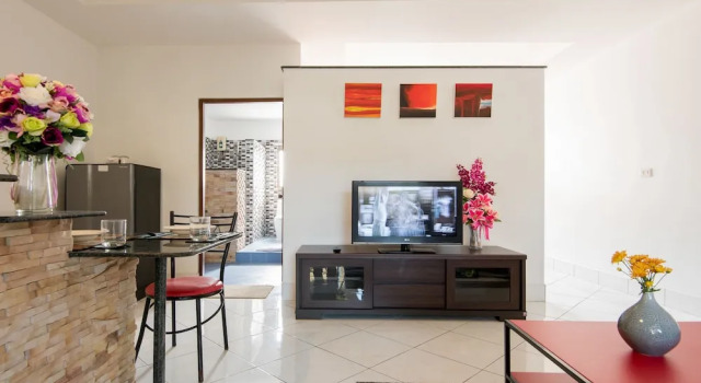 Полулюкс Tananza Resort and Homestay Phuket
