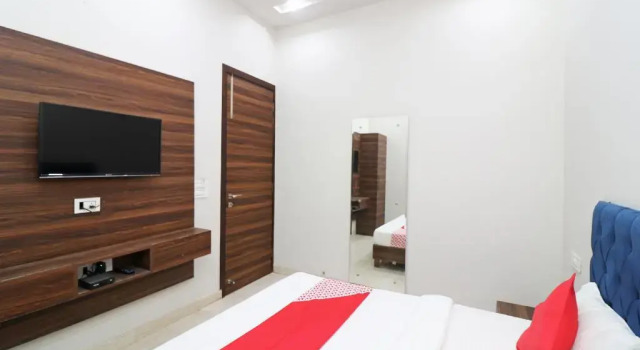 Savoy Guest House by OYO Rooms, Забронировать Гостевой дом Панипат штат Харьяна, рядом с Железнодорожная станция Панипат