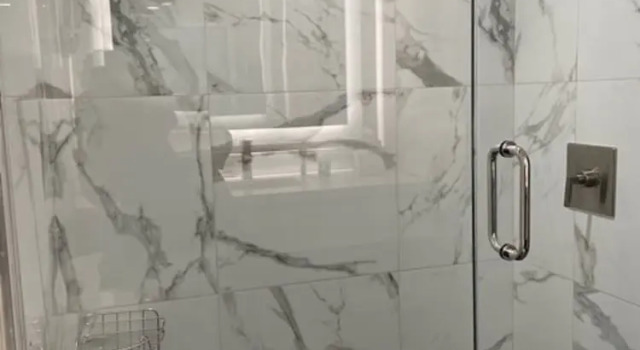 Четырёхместный номер Deluxe Hi View Inn & Suites