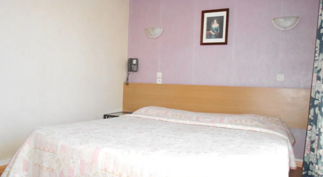 Central Hotel, Забронировать Отель Кан 