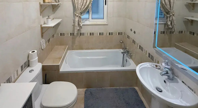 Апартаменты Traditional Maltese 3BD Apartment