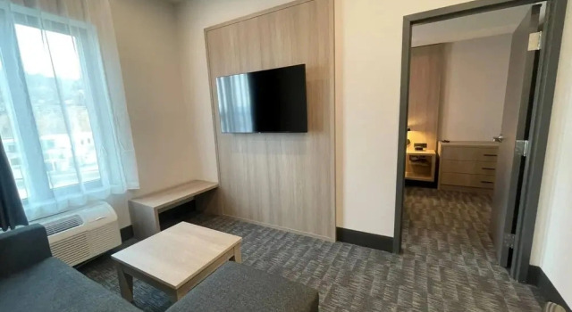 Люкс La Quinta Inn & Suites By Wyndham Kelowna Bc