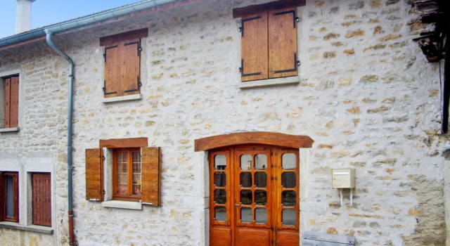 House With 3 Bedrooms in Cleyzieu, With Wonderful Mountain View and Fu, Rezervați Hotel Cleyzieu 