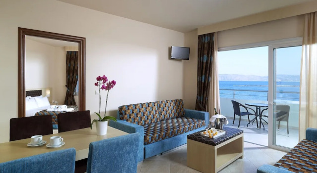 Двухместный номер Standard с балконом и с частичным видом на море Molos Bay Hotel