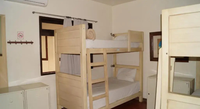 Кровать в общем номере (женский номер) Hostal de Las Américas