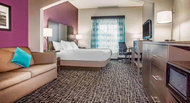 Двухместный номер Deluxe La Quinta Inn & Suites by Wyndham Pontoon Beach