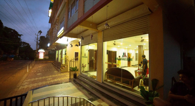 Двухместный номер Deluxe Hotel Wayanad Square