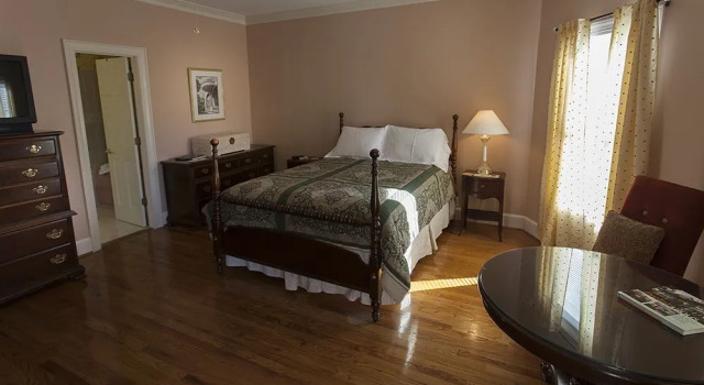 The 1425 Inn, Забронировать Отель «постель и завтрак» Колумбия Congaree National Park, рядом с Парк Финлэй