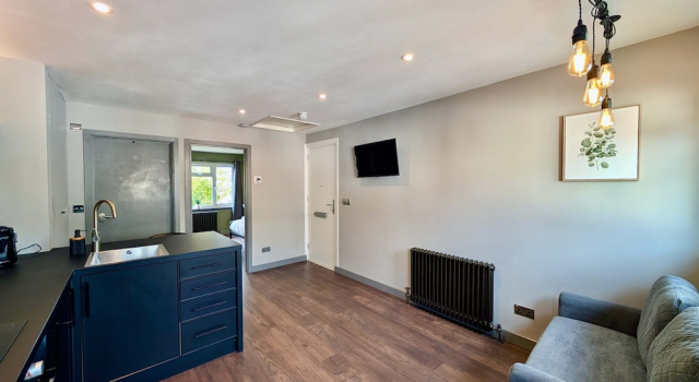 Charming Flat With Free Parking in Prime Location, Book Lejlighed Lejligheder i High Weald, Lejlighed