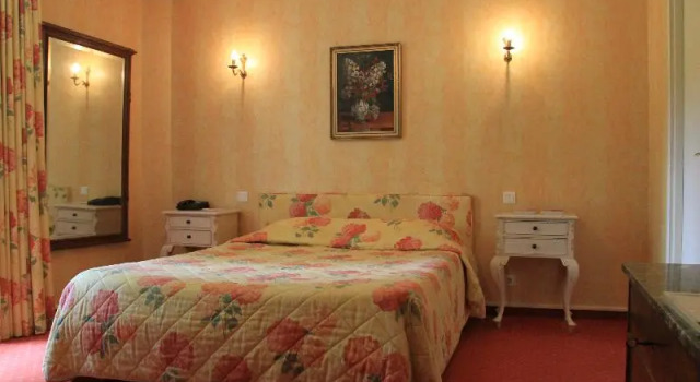 Двухместный номер Comfort Hotel The Originals Château de Perigny