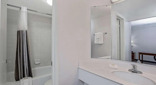Люкс La Quinta Inn by Wyndham Stockton