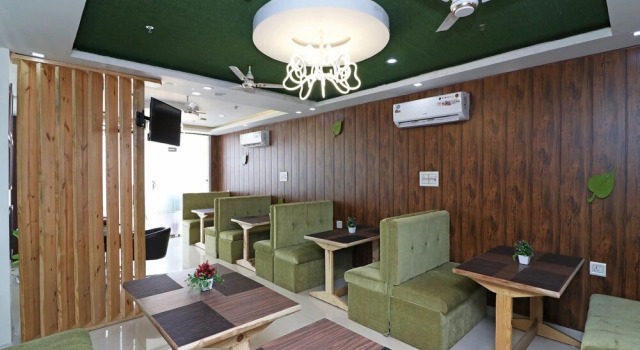 OYO 14909 Hotel Vivid