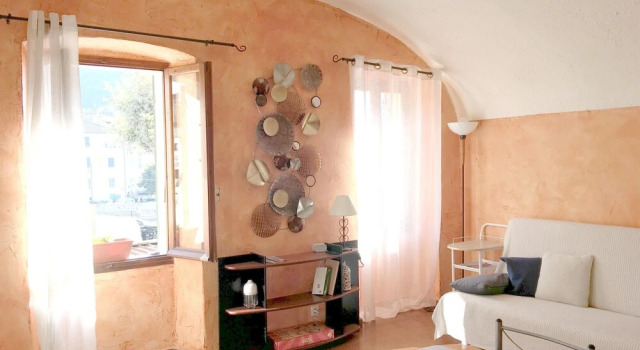 Studio Via Colomba Barberi, Prenota Hotel Hotel a Dolceacqua con parcheggio, Parcheggio