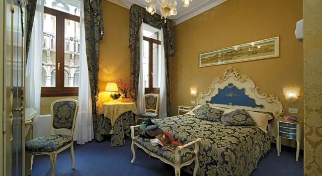 Номер Superior Hotel Becher