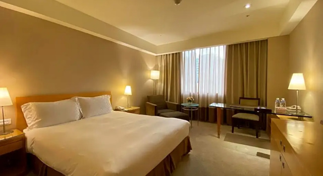 Номер Classic Monarch Plaza Hotel