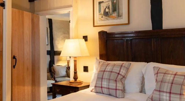 Полулюкс Spread Eagle Hotel And Spa