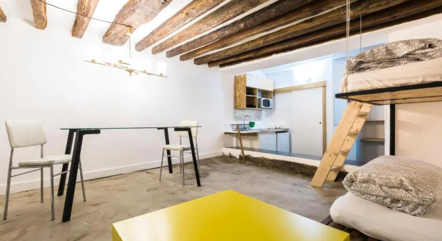 Charming 20m² near LE MARAIS, Забронировать Отель 10-й округ: Республика Париж, рядом с Станция метро Rambuteau