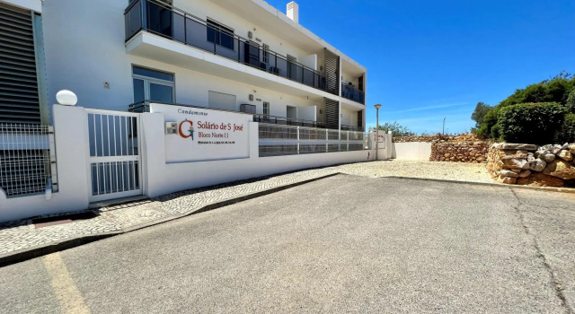 Albufeira Terrace With Pool by Homing