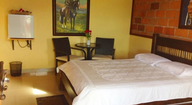 Isla Guaca, Prenota Hotel El Peñol Antioquia