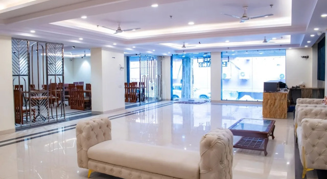 Hotel Yash Palace Near IGI Airport, Забронировать Отель Отели Нью-Дели с завтраком, Завтраки