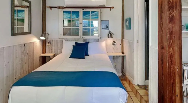 Bj's Beach House