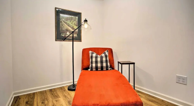 Walk to Main Street Eats: Remodeled Saluda Apt, Foglalás Apartman Saluda Észak-Karolina