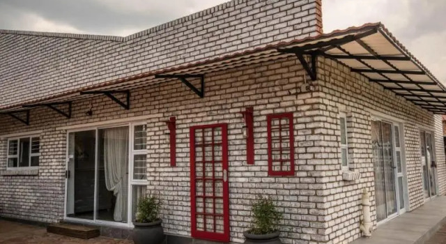 Oppiplot Guest House