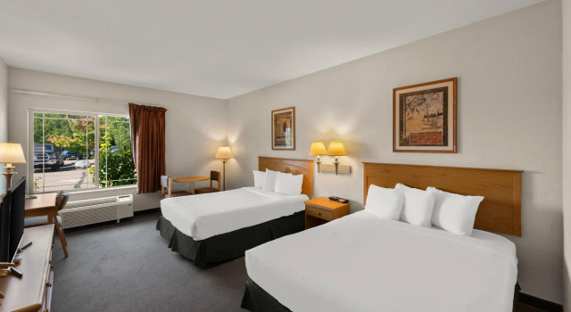 Standard Neljän hengen huone Rodeway Inn & Suites Tomahawk