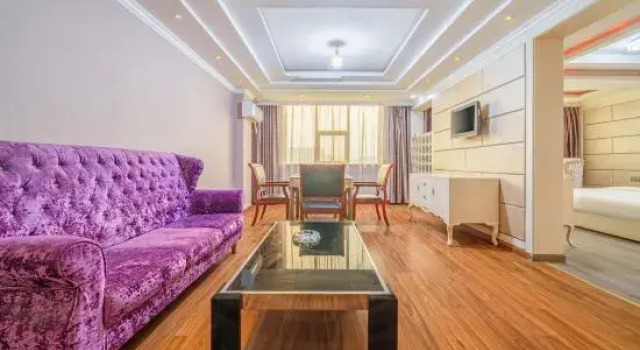 Люкс Business Tuk China Light Residence Hotel (Taizhou Luqiao Airport Branch)