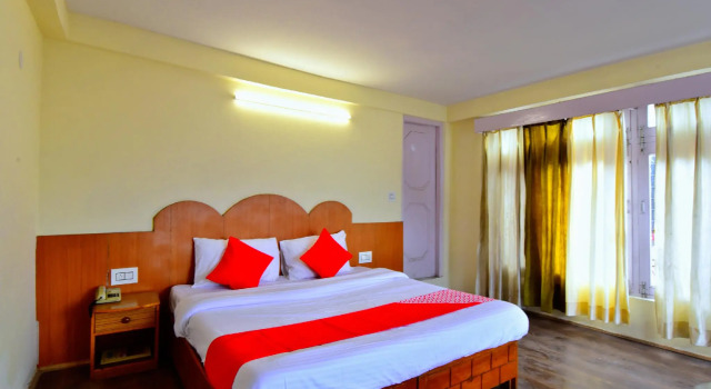 OYO Flagship 30387 Pine View Hotel Manali, Забронировать Отель Отели Манали с парковкой, Парковка