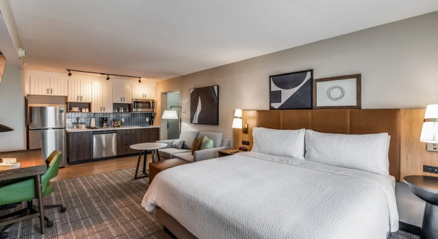Двухместный люкс Staybridge Suites Dallas Market Ctr Love Field by IHG