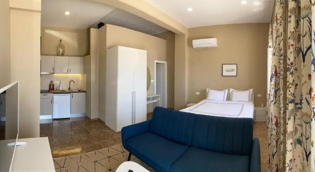 Villa Leo Beach Studio, Rezerwuj Willa Hotele w Split-Dalmatia County z parkingiem, Parking