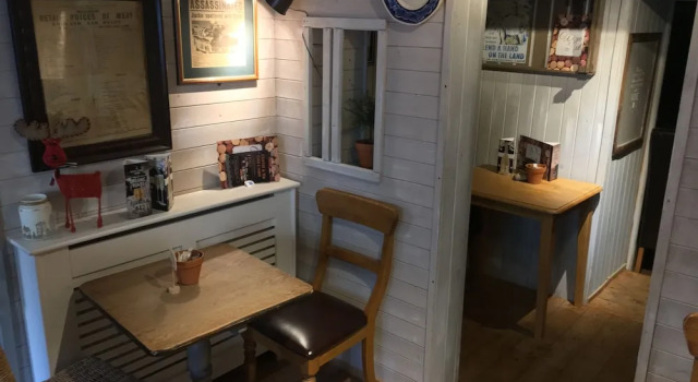 The Bear Inn, Забронировать Отель Лландовери Brecon Beacons, рядом с Гольф-клуб Лландовери