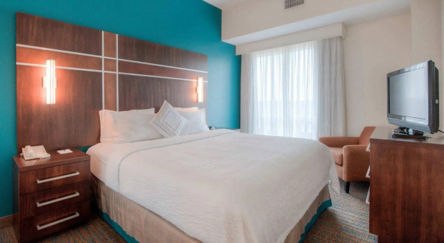 Residence Inn Charlotte Uptown, Забронировать Отель Шарлотте Северная Каролина, рядом с Музей Levine Museum of the New South