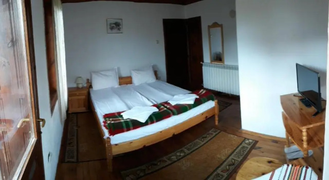 Двухместный номер Standard с балконом Sarafova Guest House
