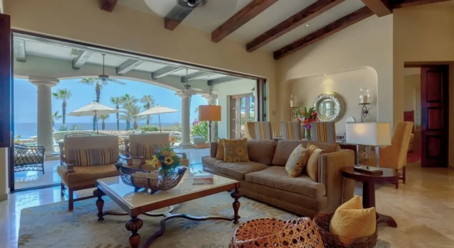 Villa Tranquila: 4 Bedroom Ocean View Villa Perfect for Relaxing at a Discounted Rate!