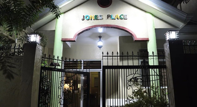 Jones Place Hotel, Buchen Sie Hotel Candijay 