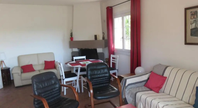 Très bel appartement T2 de 65 m2 avec terrasse vue sur port.