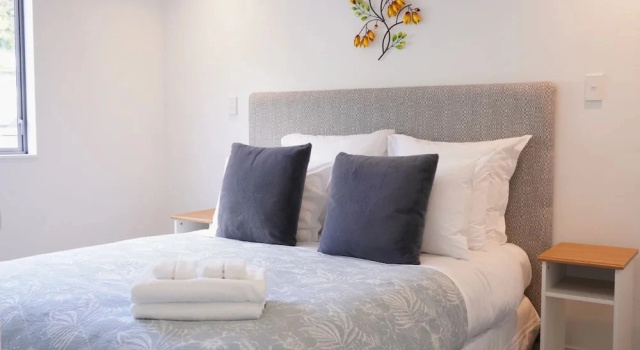 2 Bedroom Beach Frontage Apartment