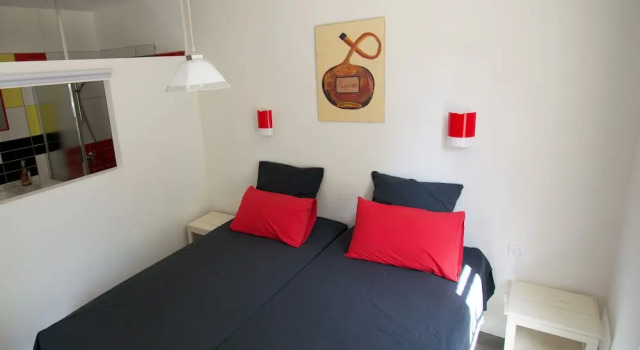 Art Home B&B, Book Bed and Breakfast Hotels in Carcassonne with a Pool, Swimming Pool