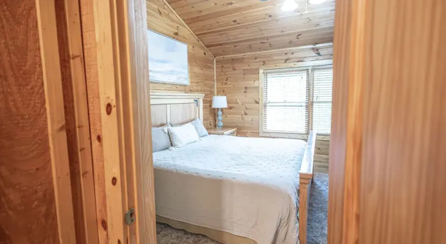 Majestic Springs Lodge 3 Bedroom Cabin by Redawning